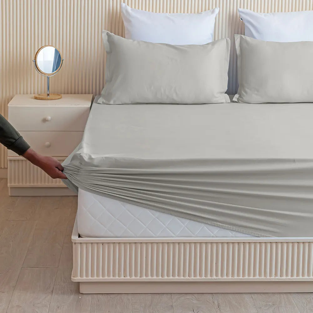 100% Dustproof & Water Resistant + 360°  Elastic Fitted Mattress Protector