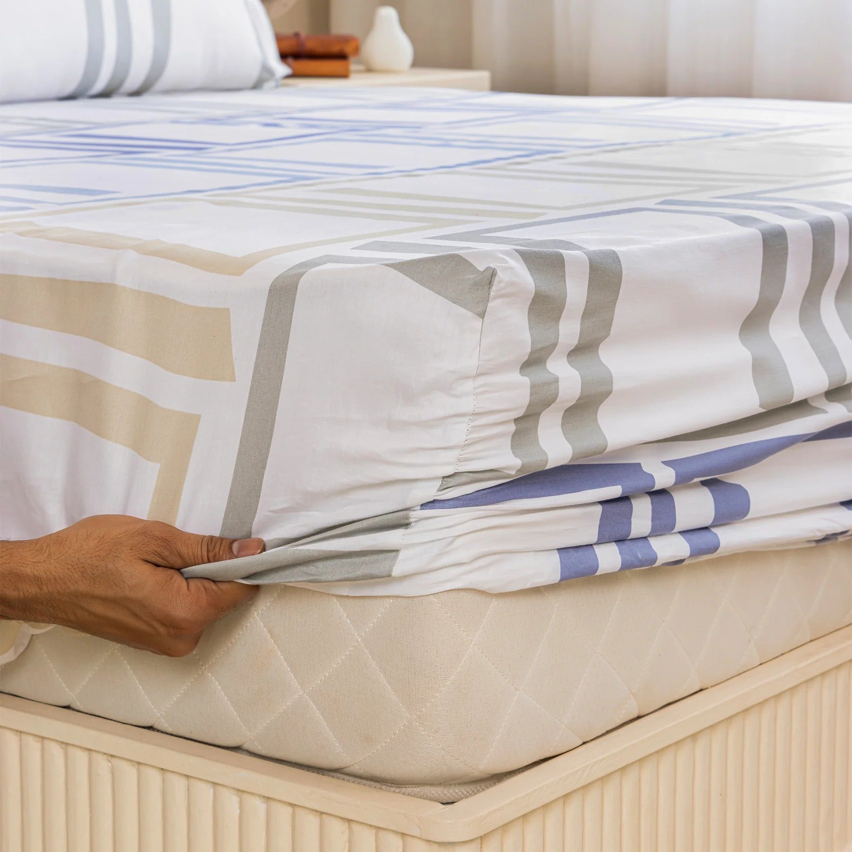 100% Dustproof & Water Resistant + 360°  Elastic Fitted Mdern Maze Printed Bedsheet