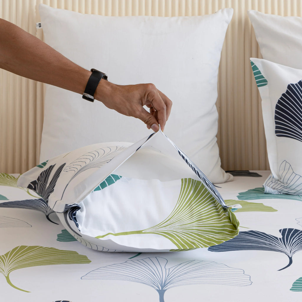 100% Dustproof & Water Resistant + 360°  Elastic Fitted Floral Printed Bedsheet (Blue & Green)