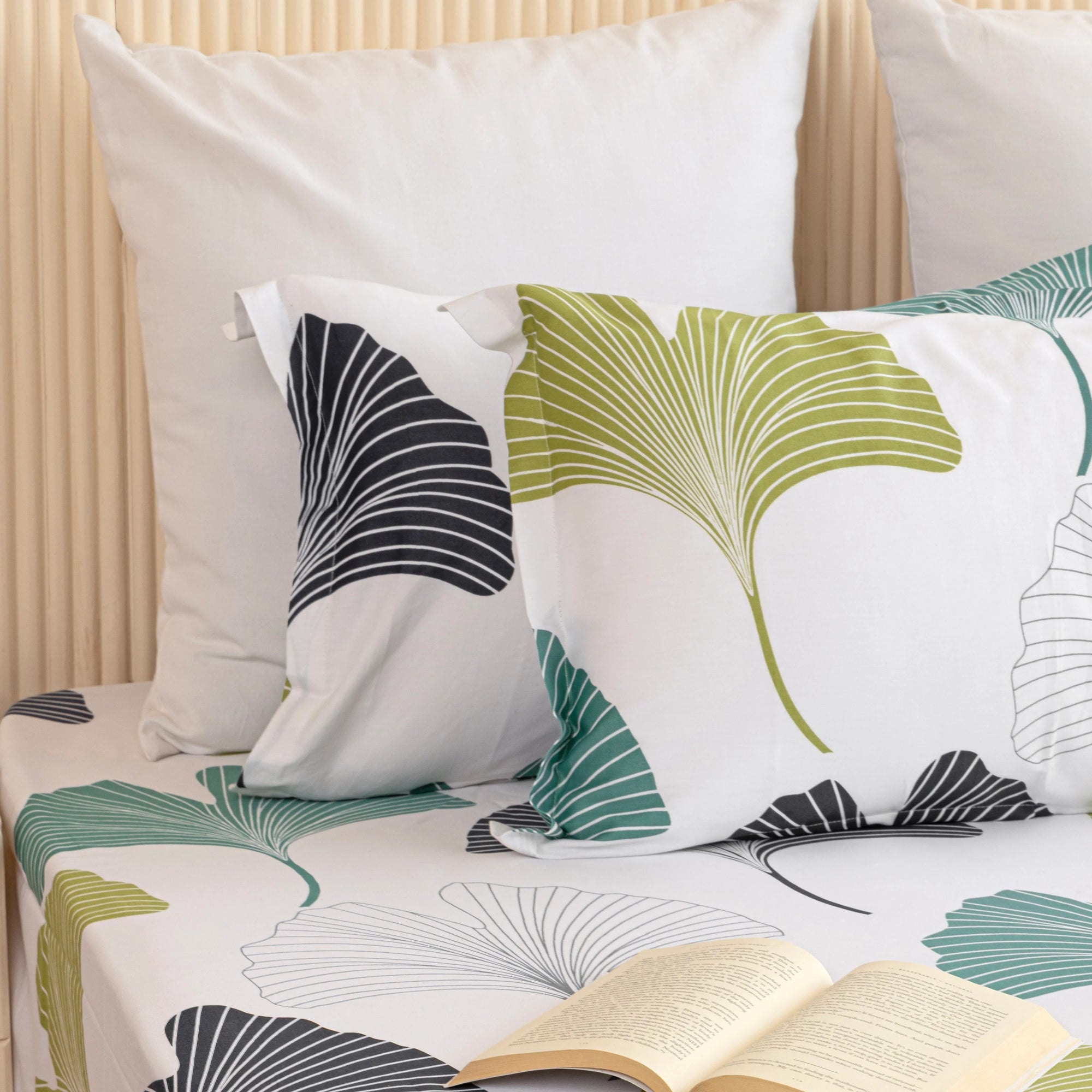 100% Dustproof & Water Resistant + 360°  Elastic Fitted Floral Printed Bedsheet (Blue & Green)